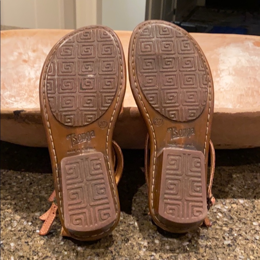 Tan Sandals! - Picture 3 of 3